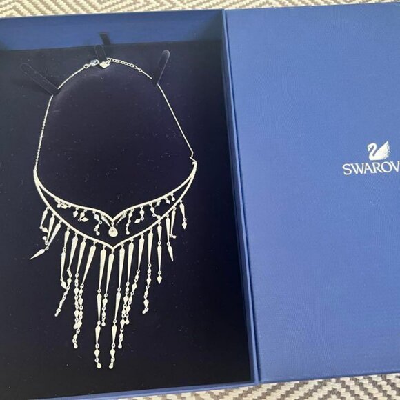 STUNNING! NIB $300 SWAROVSKI FLAME CRYSTAL STATEMENT NECKLACE - Picture 4 of 4